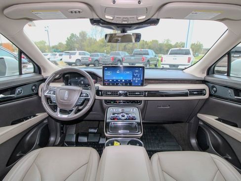 Used 2021 Lincoln Nautilus Reserve w/ Equipment Group 201A image 11