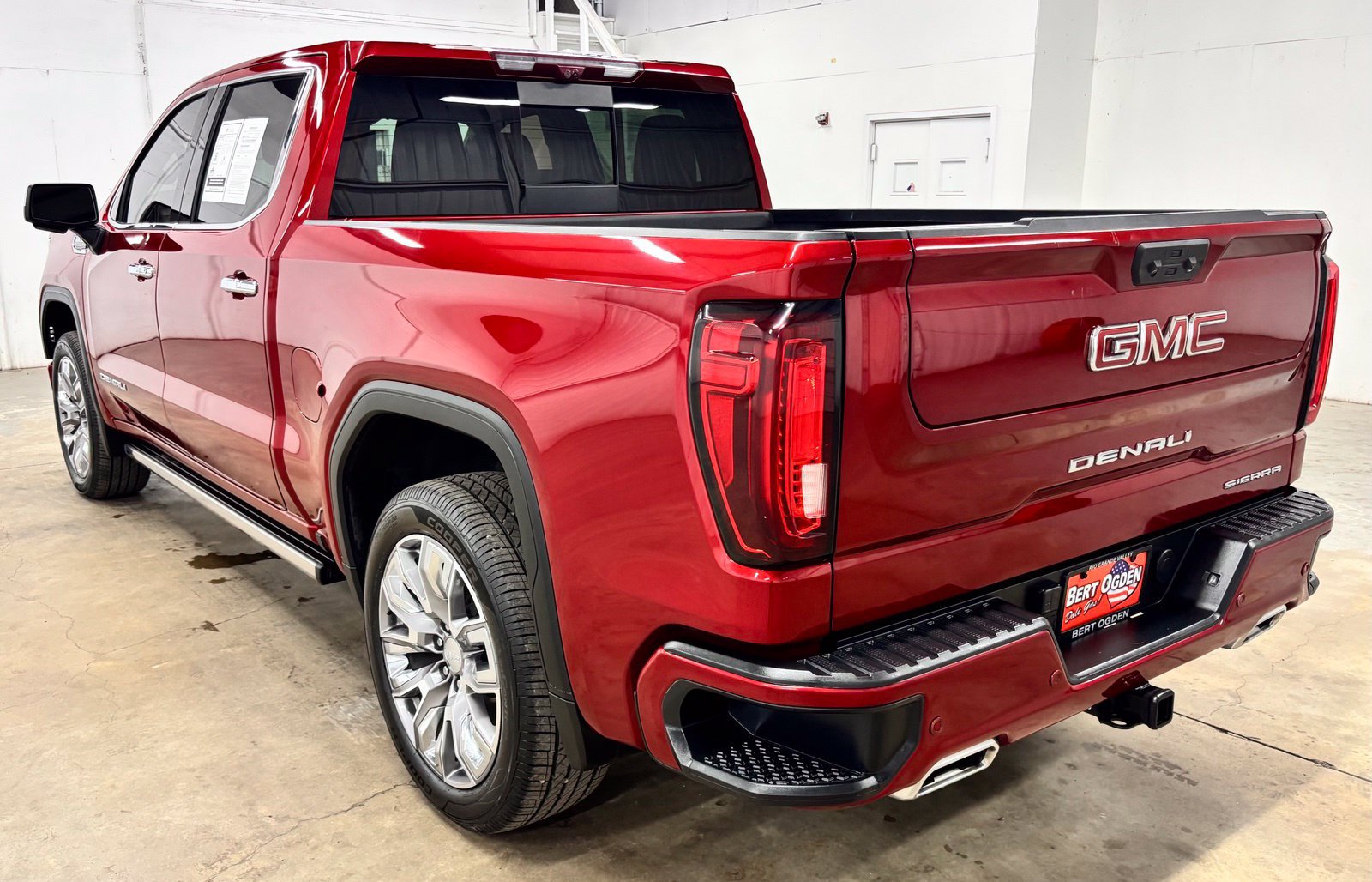 Used 2024 GMC Sierra 1500 Denali w/ Denali Reserve Package AWD/4WD image 4