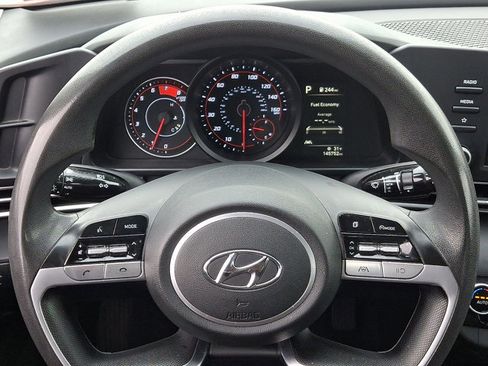 Used 2021 Hyundai Elantra SEL image 18