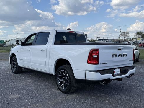 New 2026 RAM 1500 Laramie AWD/4WD image 23