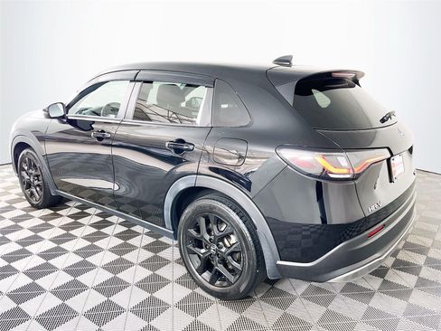 Used 2023 Honda HR-V Sport image 7