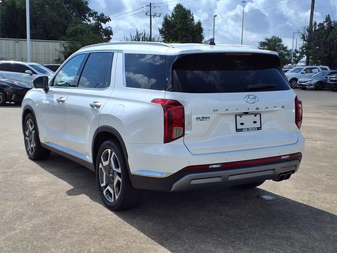 Used 2023 Hyundai Palisade Limited FWD image 2
