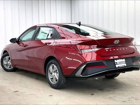 New 2026 Hyundai Elantra SE FWD image 5
