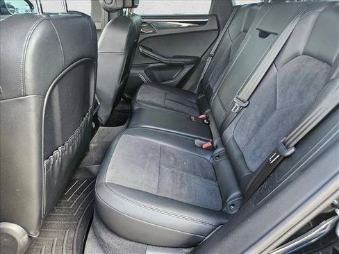 Used 2018 Porsche Macan AWD/4WD image 13