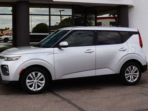 Used 2020 Kia Soul LX FWD image 7