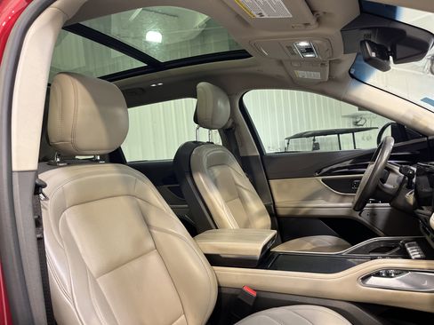 Used 2024 Lincoln Nautilus Premier w/ Equipment Group 102A image 20