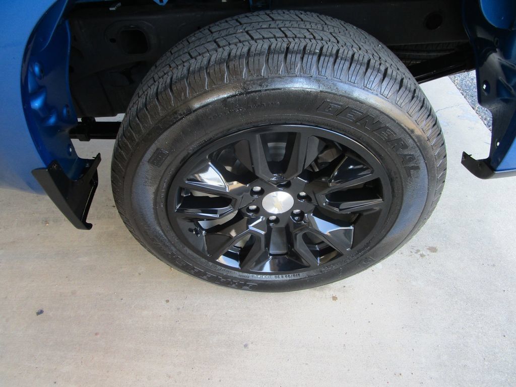 Used 2024 Chevrolet Silverado 1500 Custom RWD image 11