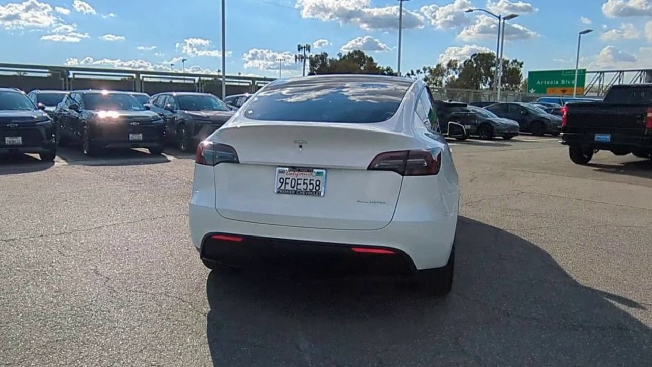 Used 2023 Tesla Model Y Long Range AWD/4WD image 7