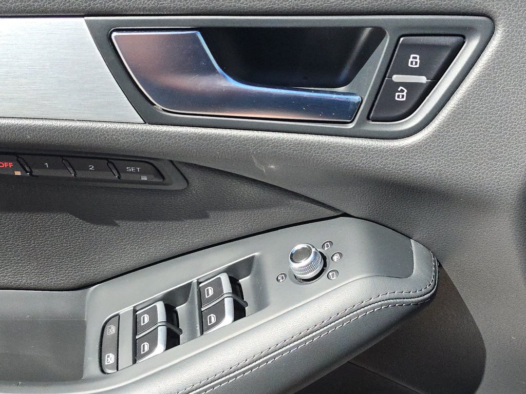 Used 2015 Audi SQ5 Prestige AWD/4WD image 22