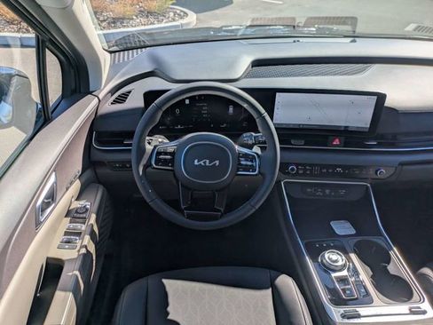 New 2026 Kia Carnival SX image 17