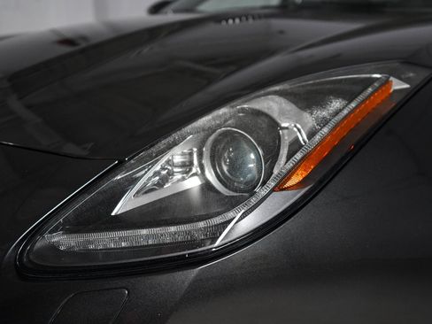 Used 2015 Jaguar F-TYPE S RWD image 33