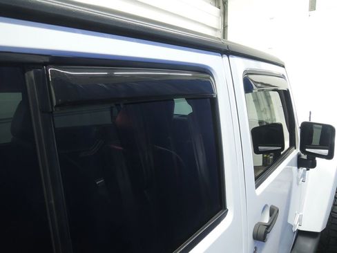 Used 2018 Jeep Wrangler Unlimited Sahara w/ Connectivity Group image 35