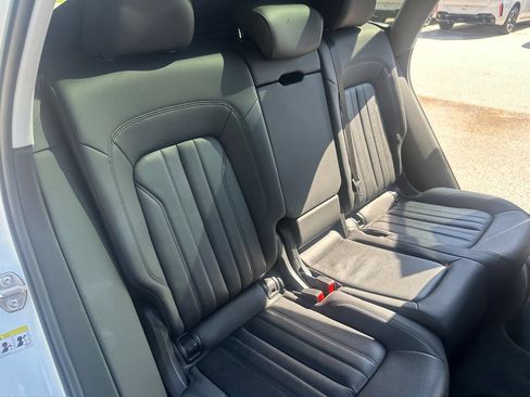 Used 2019 Audi Q5 2.0T Premium Plus w/ Premium Plus Package AWD/4WD image 28