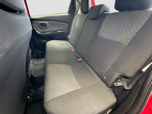 Used 2015 Toyota Yaris L image 13