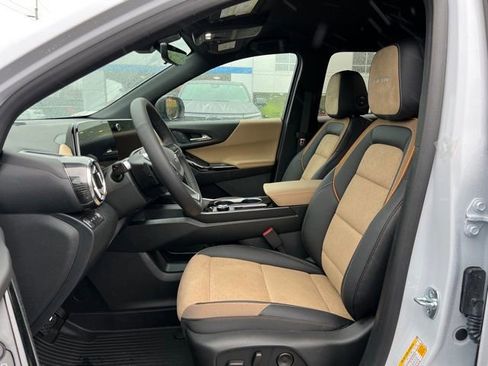 New 2026 Chevrolet Equinox ACTIV w/ Convenience Package III AWD/4WD image 19
