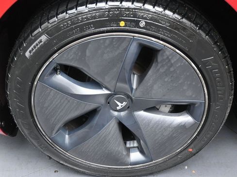 Used 2018 Tesla Model 3 Long Range image 36