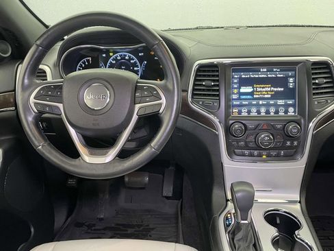 Used 2018 Jeep Grand Cherokee Limited image 27