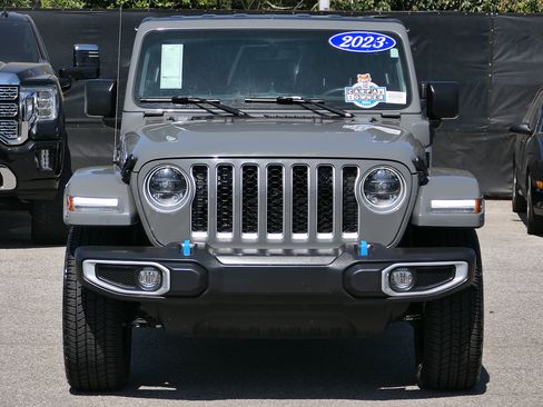 Used 2023 Jeep Wrangler Unlimited Sahara AWD/4WD image 7