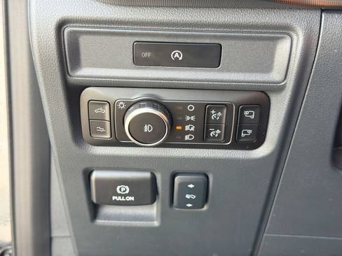 Used 2025 Ford F150 Raptor AWD/4WD image 28