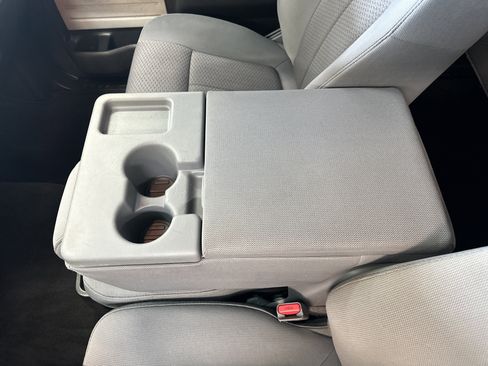 Used 2011 Ford F150 XLT w/ XLT Chrome Pkg image 27