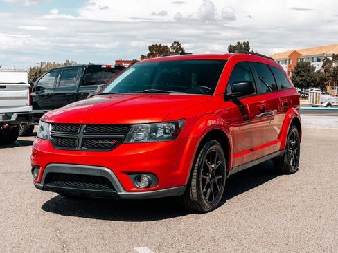 Used 2018 Dodge Journey SXT w/ Connectivity Group FWD image 3