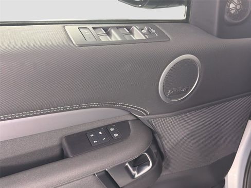 Certified 2024 Land Rover Discovery Dynamic SE AWD/4WD image 17