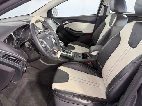 Used 2014 Ford Focus Titanium FWD image 4
