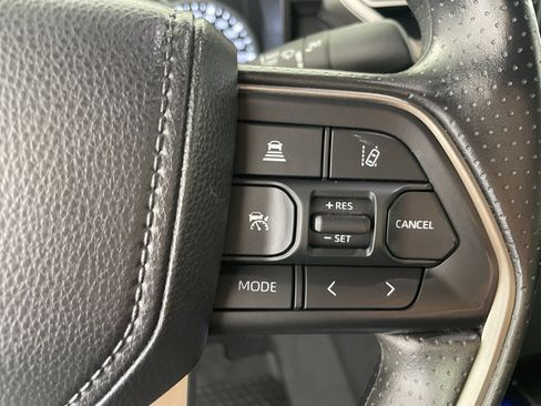 Used 2025 Toyota Tundra SR5 w/ SR5 Convenience Package AWD/4WD image 18