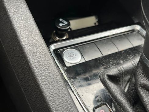 Used 2017 Volkswagen Jetta SEL FWD image 24