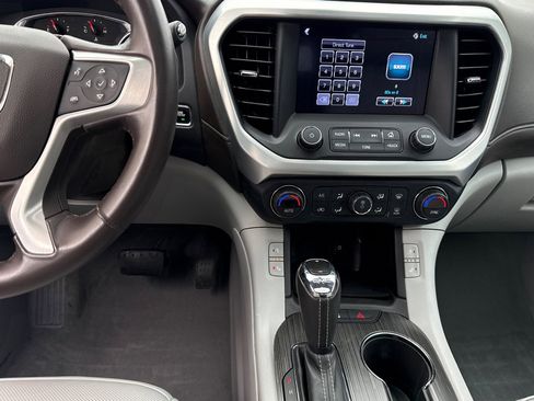 Used 2017 GMC Acadia SLT image 28