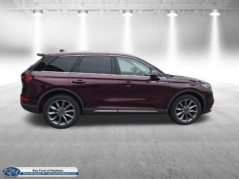 Used 2021 Lincoln Corsair AWD w/ Premium Package image 18