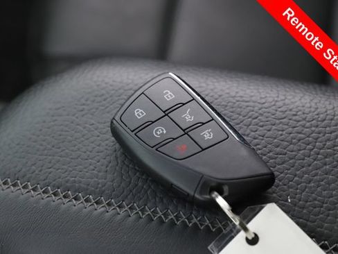 Used 2024 GMC Yukon XL Denali AWD/4WD image 3