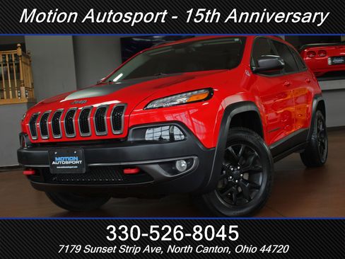 Used 2017 Jeep Cherokee Trailhawk w/ Comfort/Convenience Group image 54