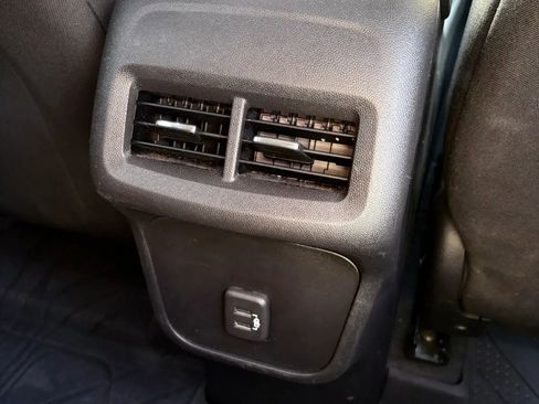 Used 2022 Chevrolet Equinox LT FWD image 28