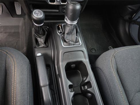 New 2025 Jeep Gladiator Sport image 39