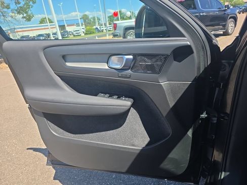 Used 2023 Volvo XC40 B5 Ultimate w/ Climate Package AWD/4WD image 24