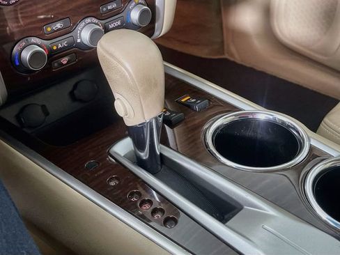 Used 2015 Nissan Pathfinder SL w/ SL Tech Package FWD image 18