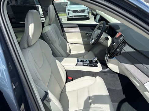 New 2026 Volvo XC90 B6 Ultra w/ Protection Package Premier AWD/4WD image 17