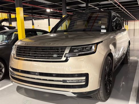 Used 2023 Land Rover Range Rover SE AWD/4WD image 1