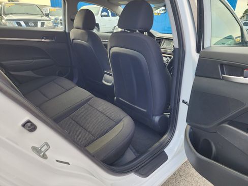 Used 2019 Hyundai Elantra SE w/ Cargo Package image 21