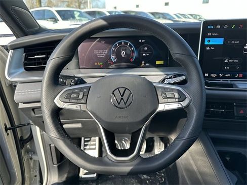 New 2026 Volkswagen Tiguan SE R-Line image 17