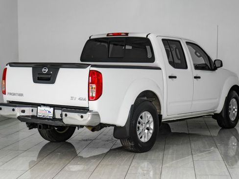 Used 2018 Nissan Frontier SV w/ Value Truck Package image 6