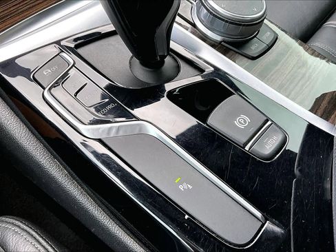 Used 2019 BMW 530i w/ Convenience Package RWD image 32