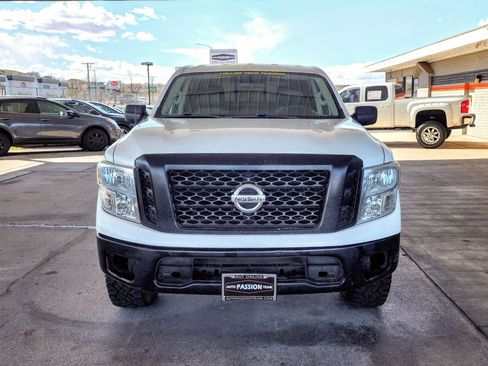 Used 2017 Nissan Titan S image 8