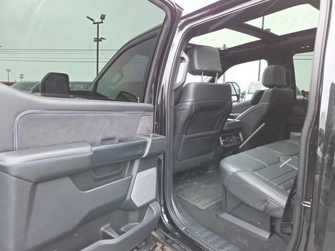 Used 2025 Ford F250 Platinum image 11