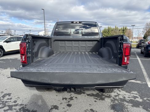 New 2026 RAM 2500 Laramie AWD/4WD image 13