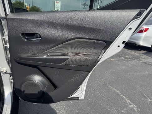 Used 2019 Nissan Kicks SV FWD image 20