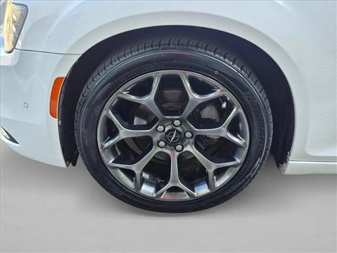 Used 2015 Chrysler 300 S RWD image 23
