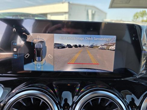 Used 2026 Mercedes-Benz GLB 250 image 18