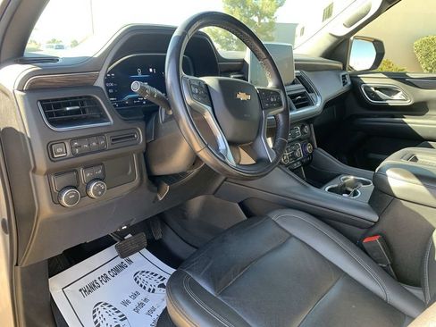 Used 2022 Chevrolet Suburban LT image 7